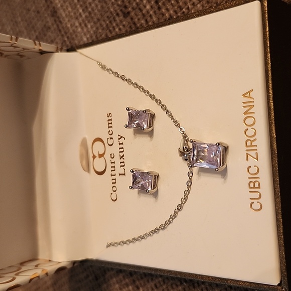2ctw CZ Emerald Cut Earring & Necklace Box Set NWT - Picture 3 of 8